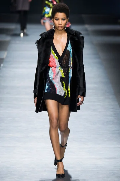 Look 52